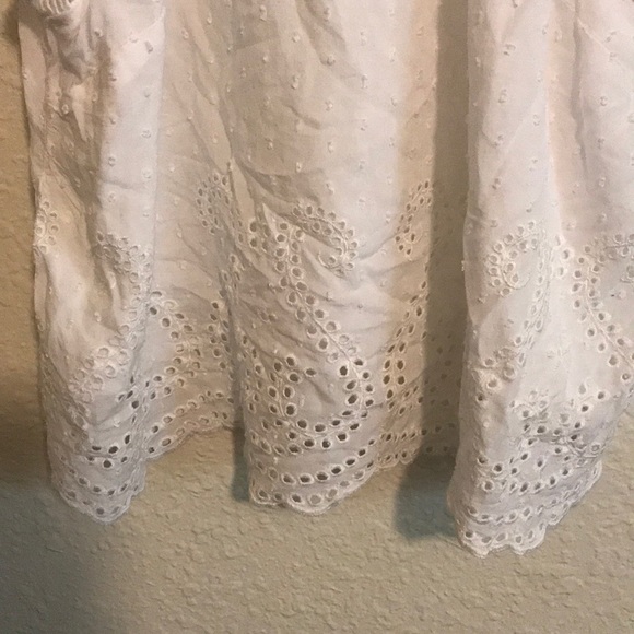 White top - Picture 2 of 3